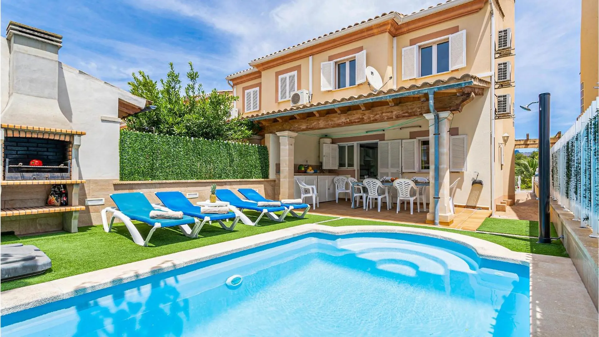 4 Bedroom Beautiful Home In Alcudia Port de Alcudia
