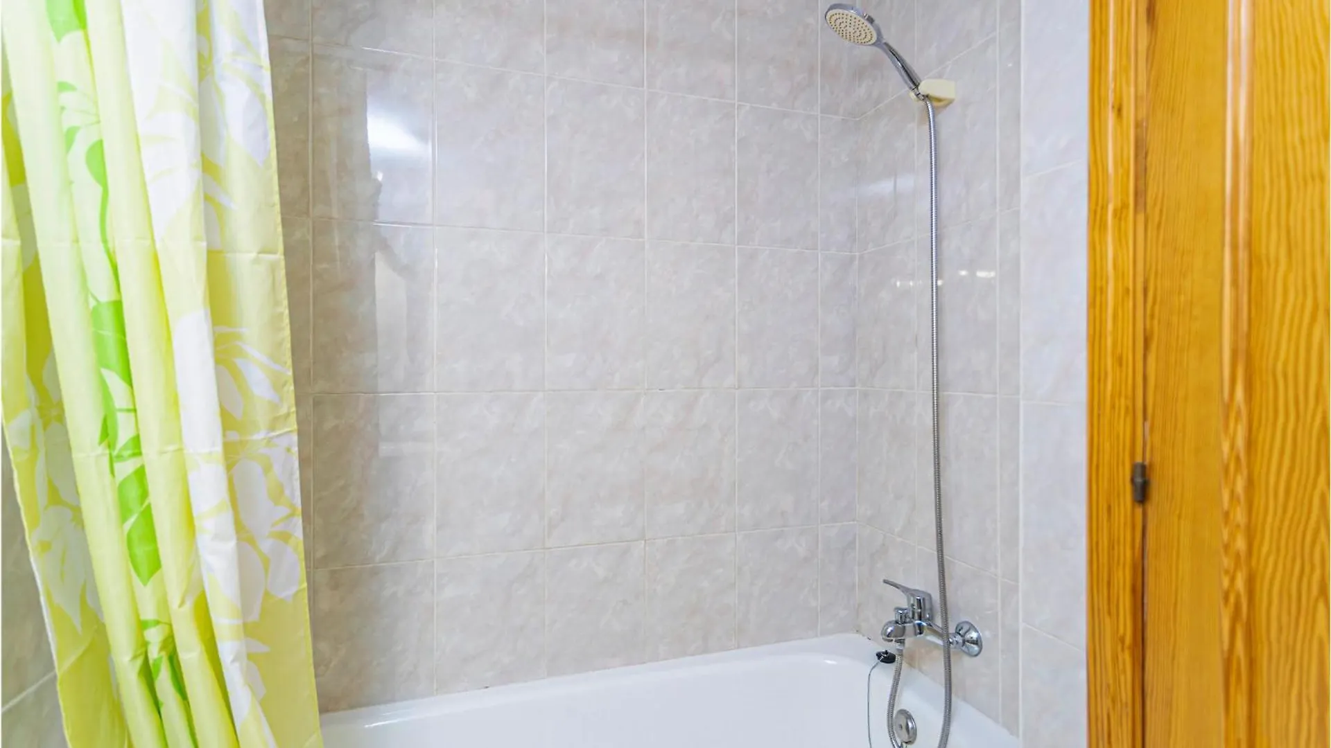 4 Bedroom Beautiful Home In Alcudia Port de Alcudia  Holiday home Port de Alcudia (Mallorca)